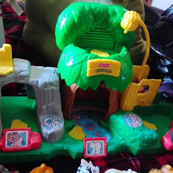 Little People Colorful Animal Playset for Kids - Picture 3 of 3